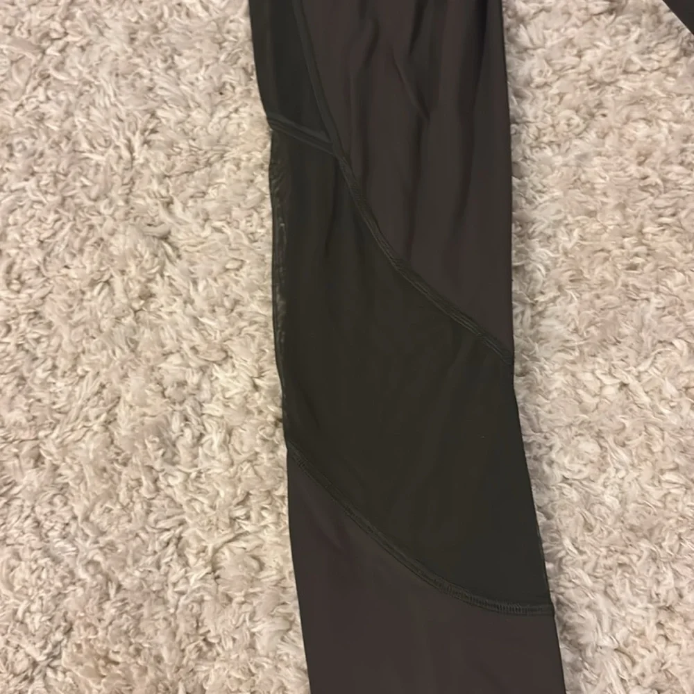Lululemon leggings - Picture 3 of 4